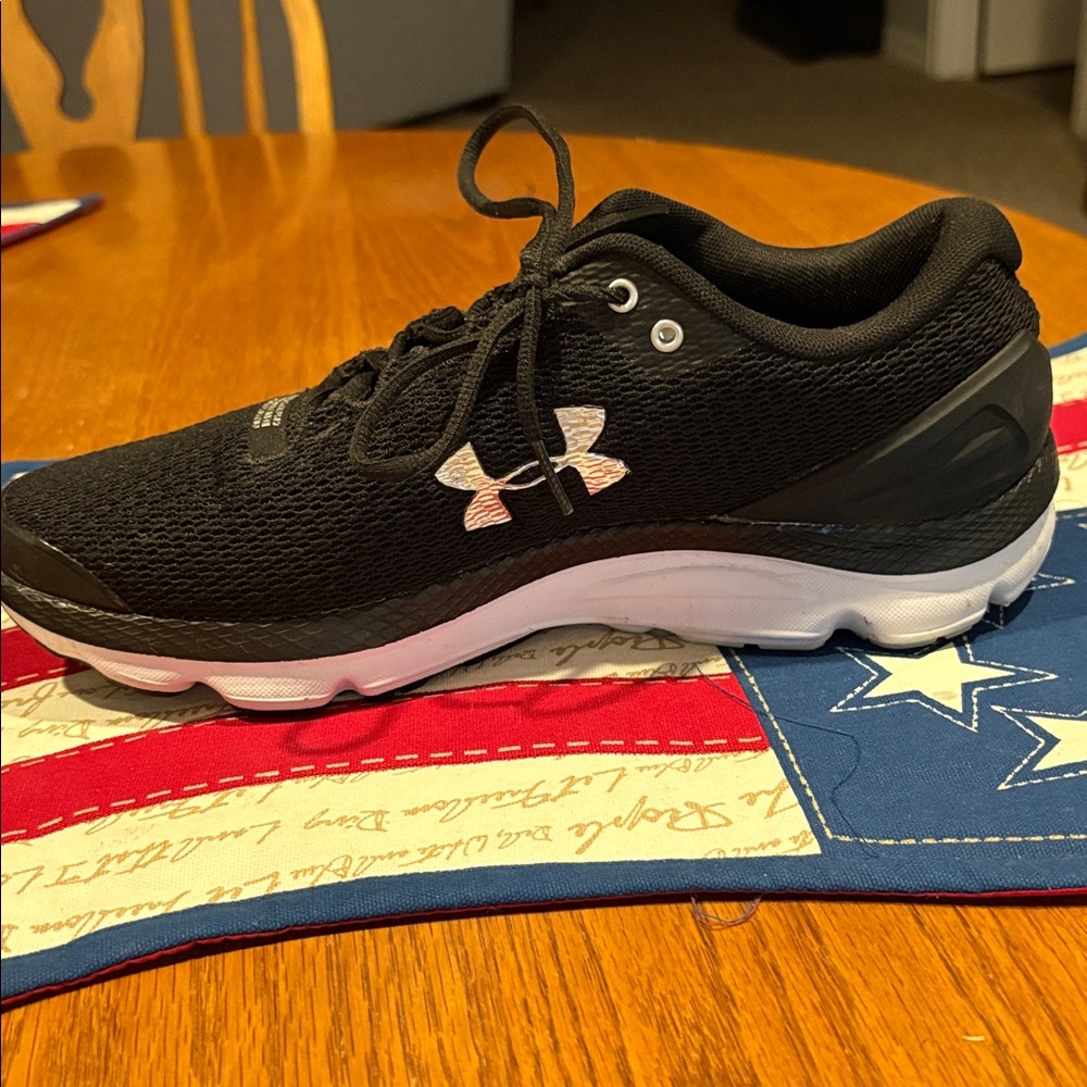NWOT Men’s Under Armour Black Athletic Shoes, Charged Gemini, great condition 10 - Picture 7 of 10